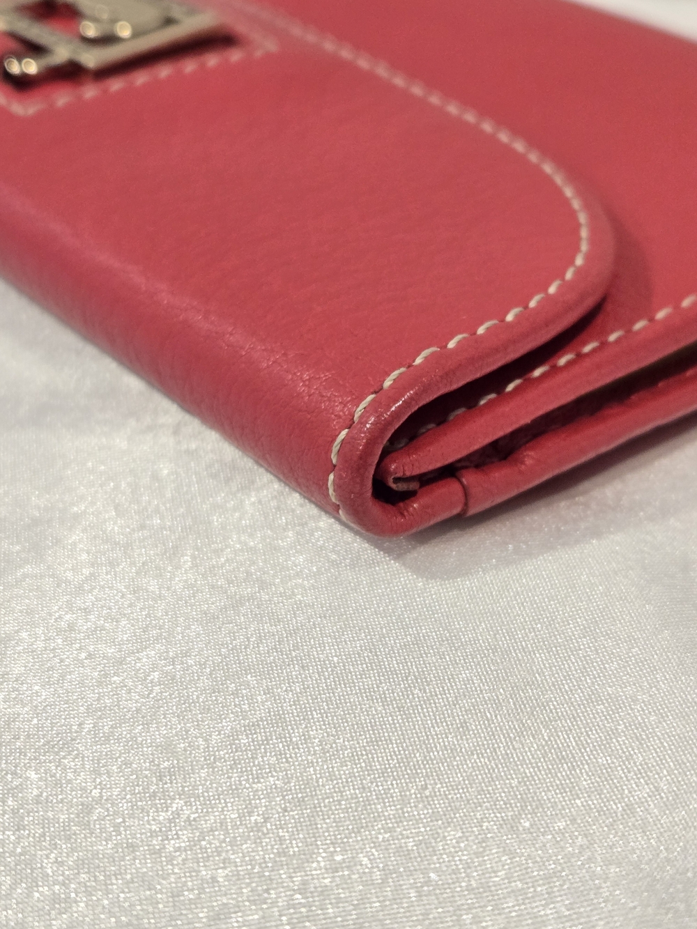 Dooney & Bourke Red Pebbled Leather Wallet With Box - Picture 6 of 16